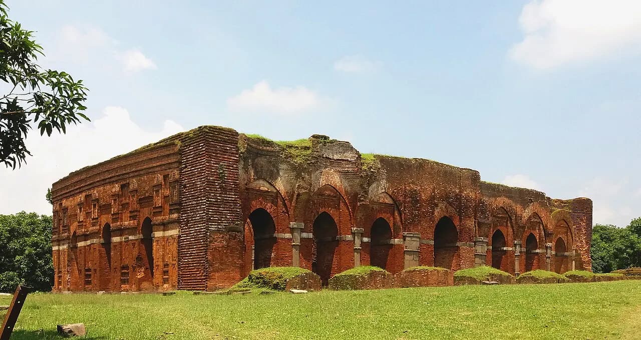 দারাসবাড়ি মসজিদ, চাঁপাইনবাবগঞ্জ — Darasbari Mosque (cropped)