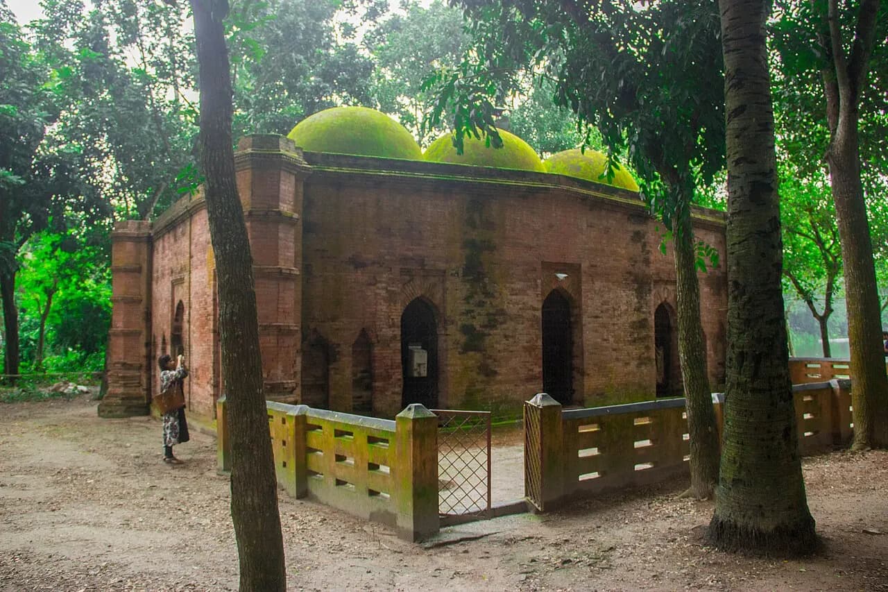 গলাকাটা দিঘি ঢিবি মসজিদ — ছবি