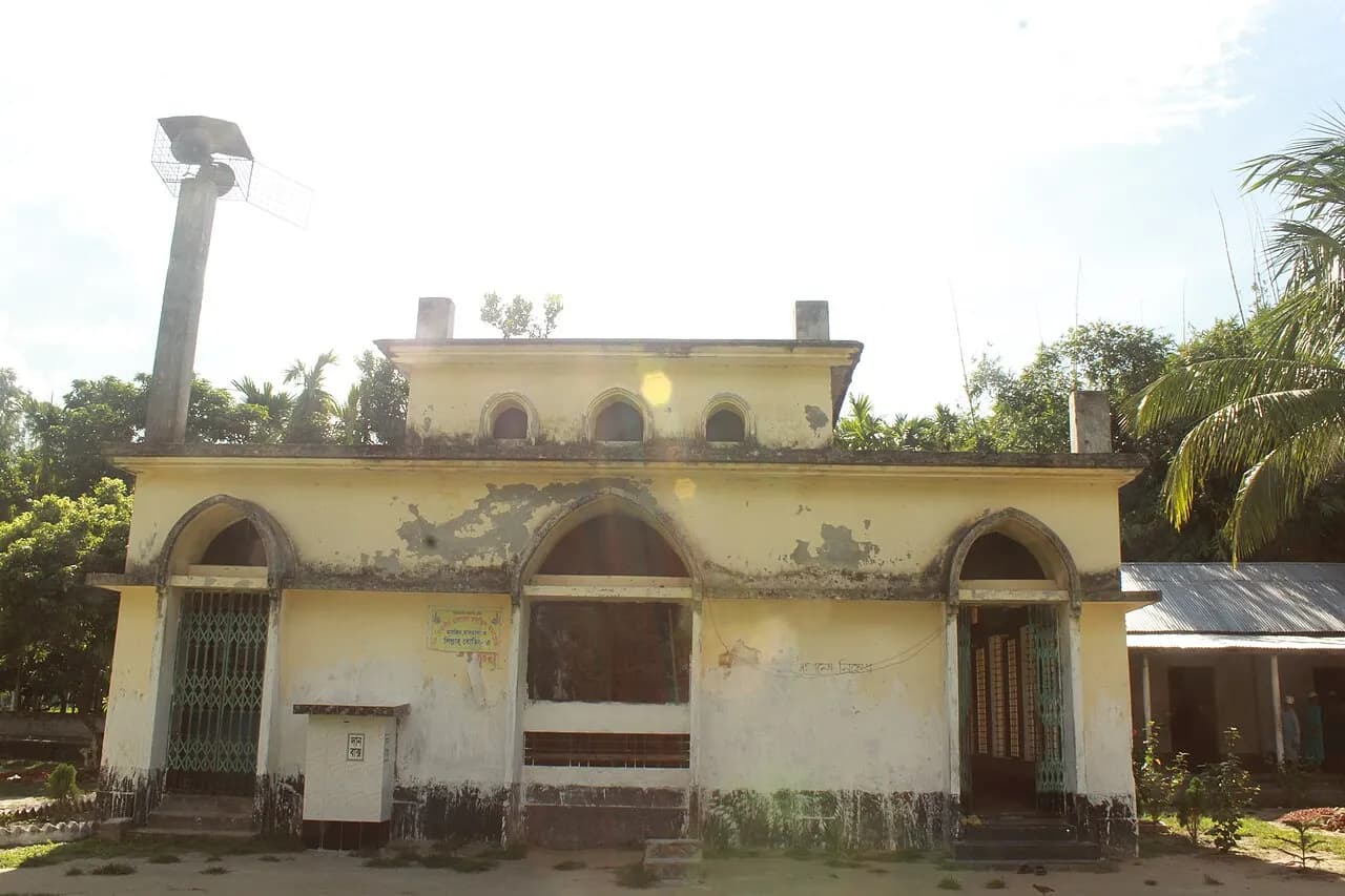 হারানো মসজিদ — ছবি