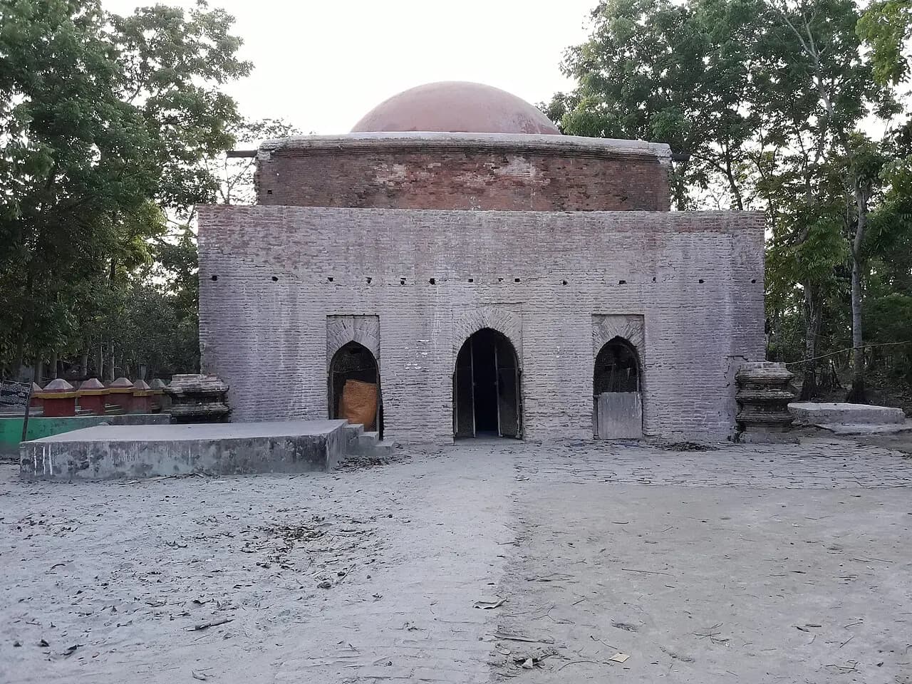 Majidbaria Shahi Mosque — photo