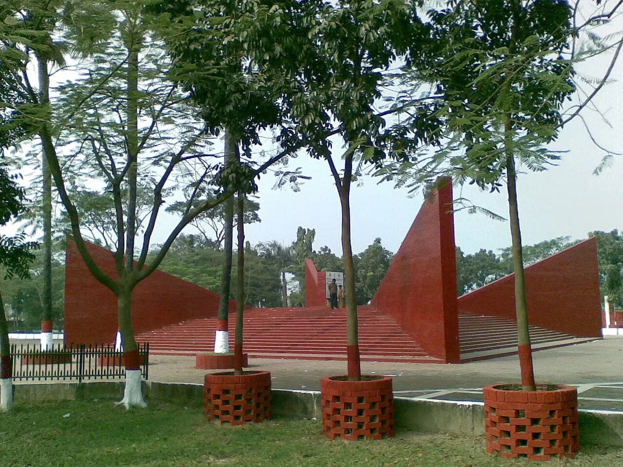 শহীদ বুদ্ধিজীবী স্মৃতিসৌধ, মিরপুর — ছবি