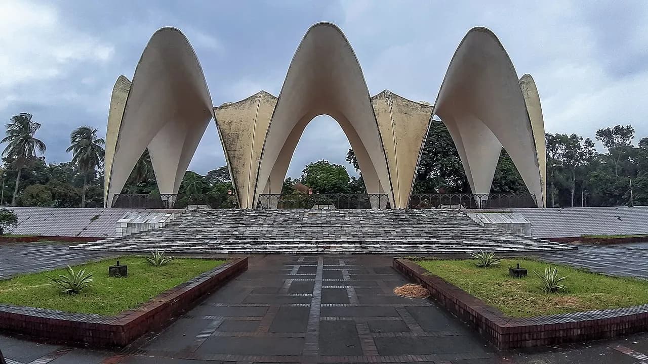 তিন নেতার মাজার — ছবি