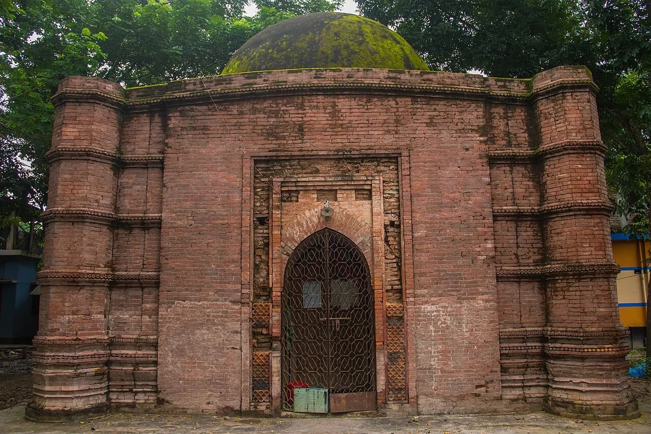পাঠাগার ঢিবি — ছবি