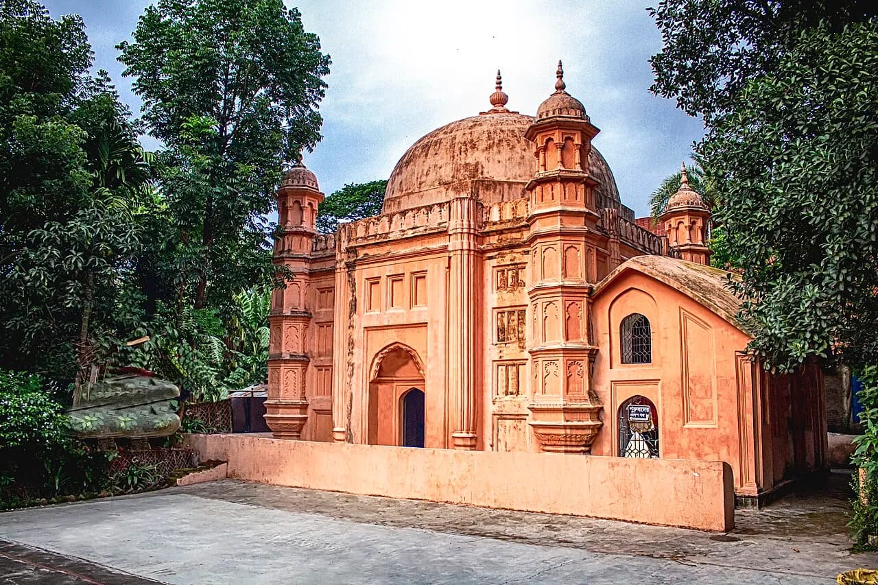 হাজী শাহাবাজের মাজার ও মসজিদ — ছবি