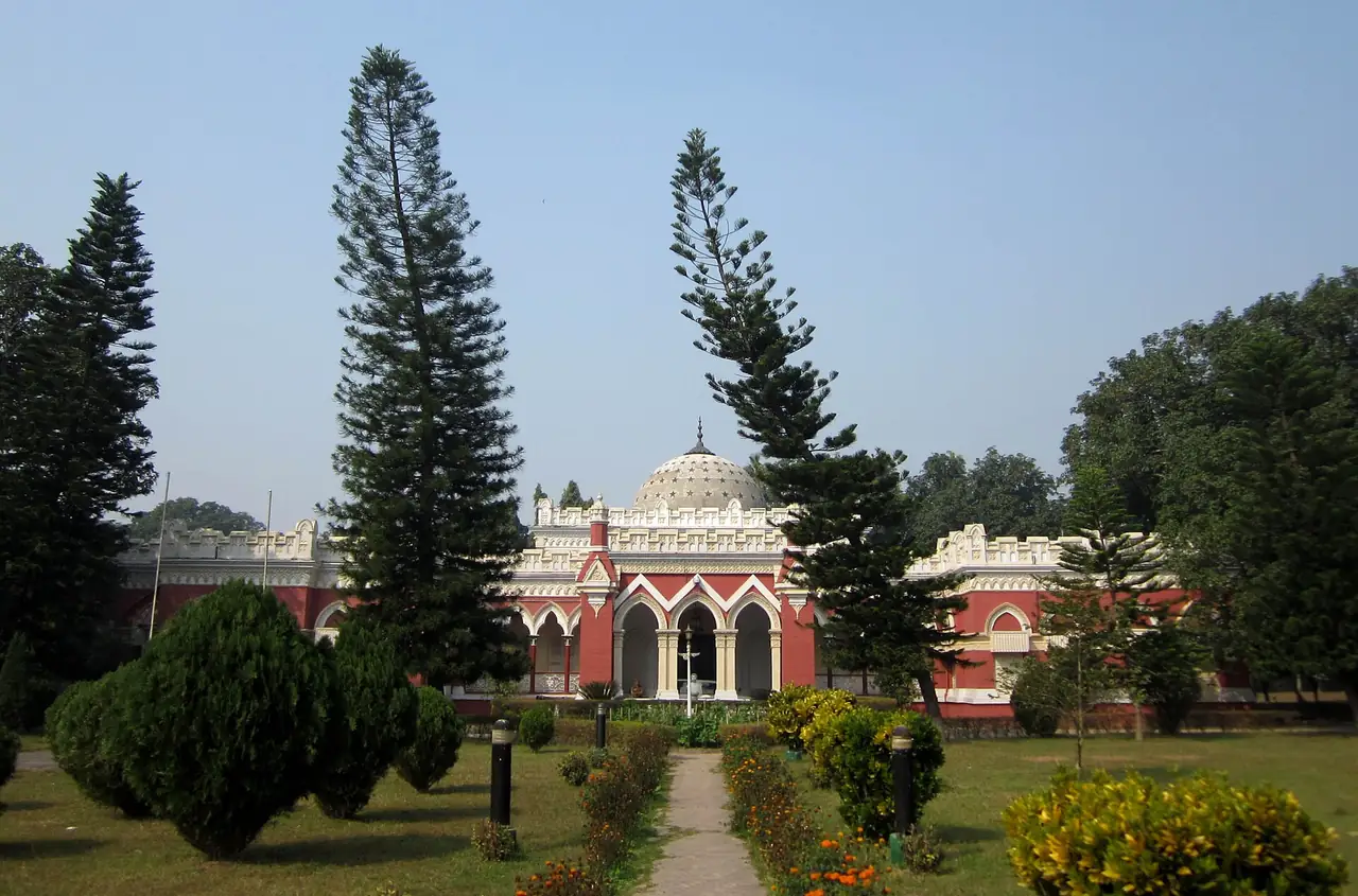 উত্তরা গণভবন (দিঘাপতিয়া রাজবাড়ি), নাটোর — Uttara Gano Bhaban also known as The Maharaja's Palace or Dighapatia Palace (or Rajbari) is a historic, formerly royal palace in Natore, Bangladesh.