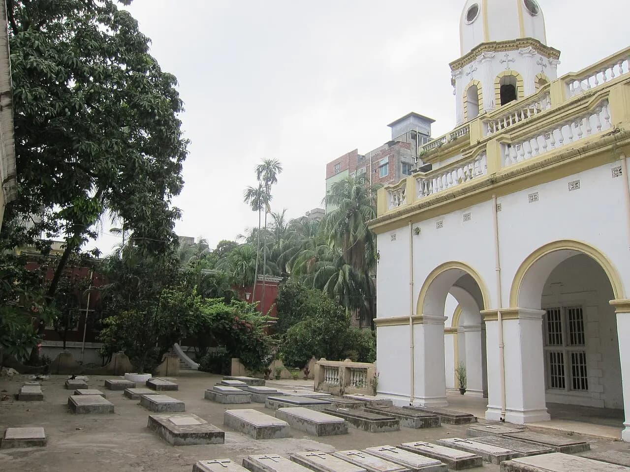 আর্মেনীয় গির্জা, ঢাকা — Armenian Church of the Holy Resurrection in Dhaka