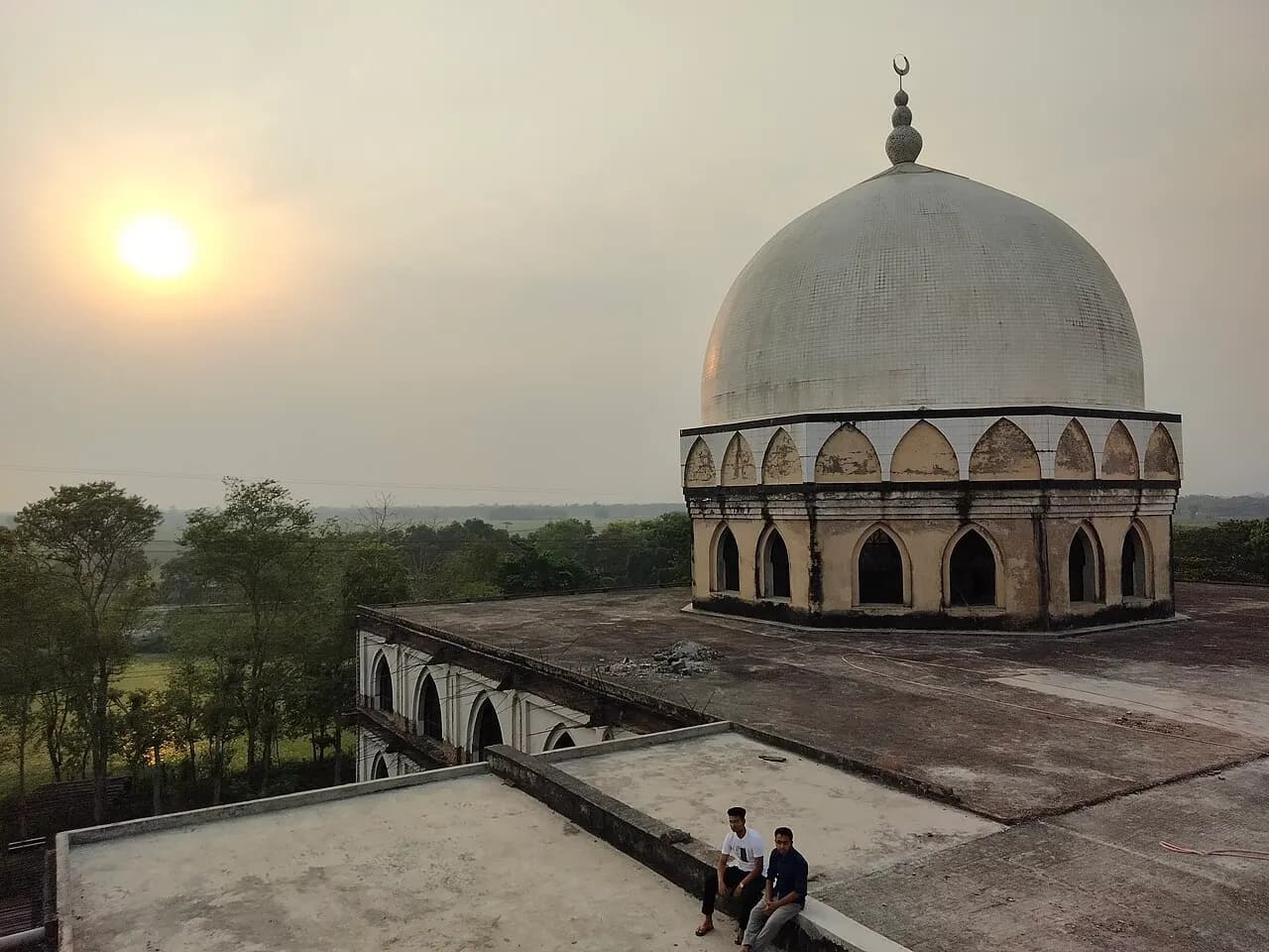 কুষ্টিয়া কেন্দ্রীয় জামে মসজিদ — ছবি