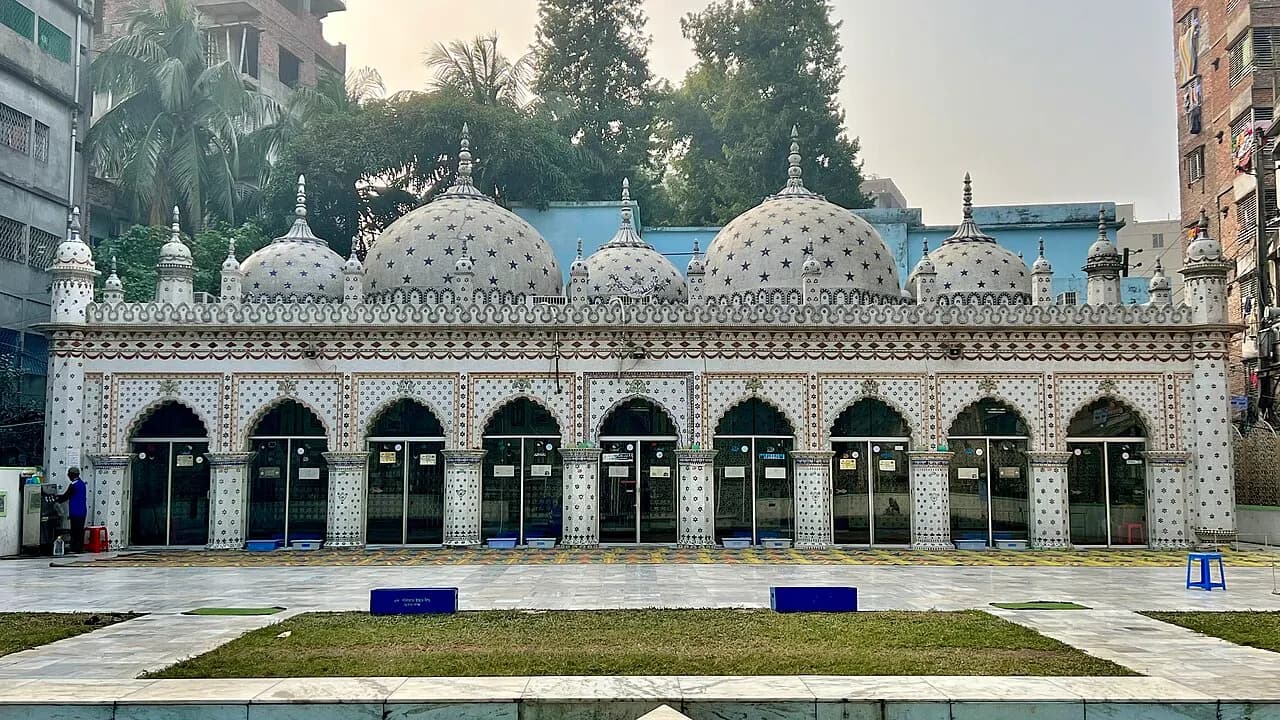 তারা মসজিদ, ঢাকা — Star Mosque