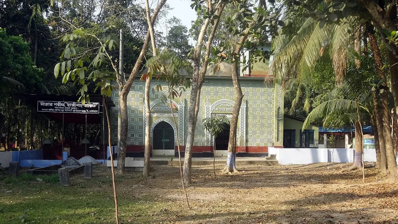 দশ গম্বুজ মসজিদ — ছবি